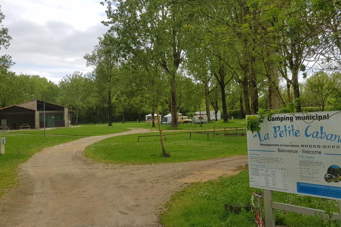 Camping Municipal "LA PETITE CABANE" et son Aire de Camping Cars