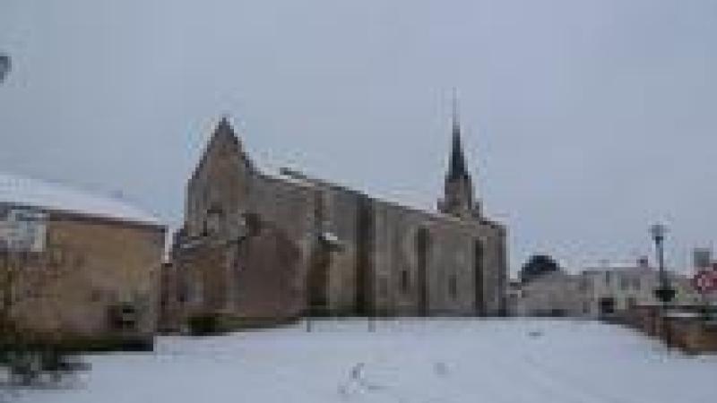 La neige autour de l'église